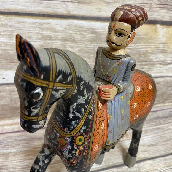 ANCIENT INDIAN RIDER ON HIS HORSE painted wood India - Picture 6 of 8